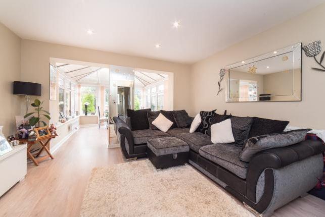 Magnolia Gardens, Mill Hill / Edgware